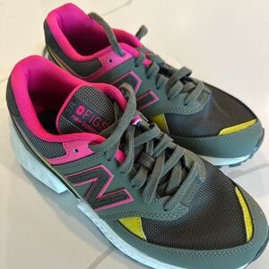 FIGS New Balance 574